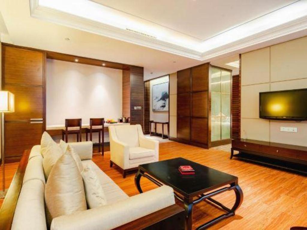 Eadry Royal Garden Hotel Haikou Haikou  Exterior photo
